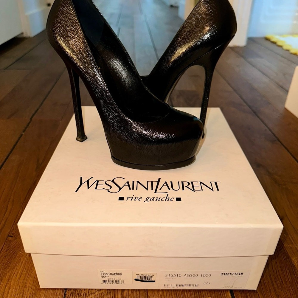YSL Nero pump